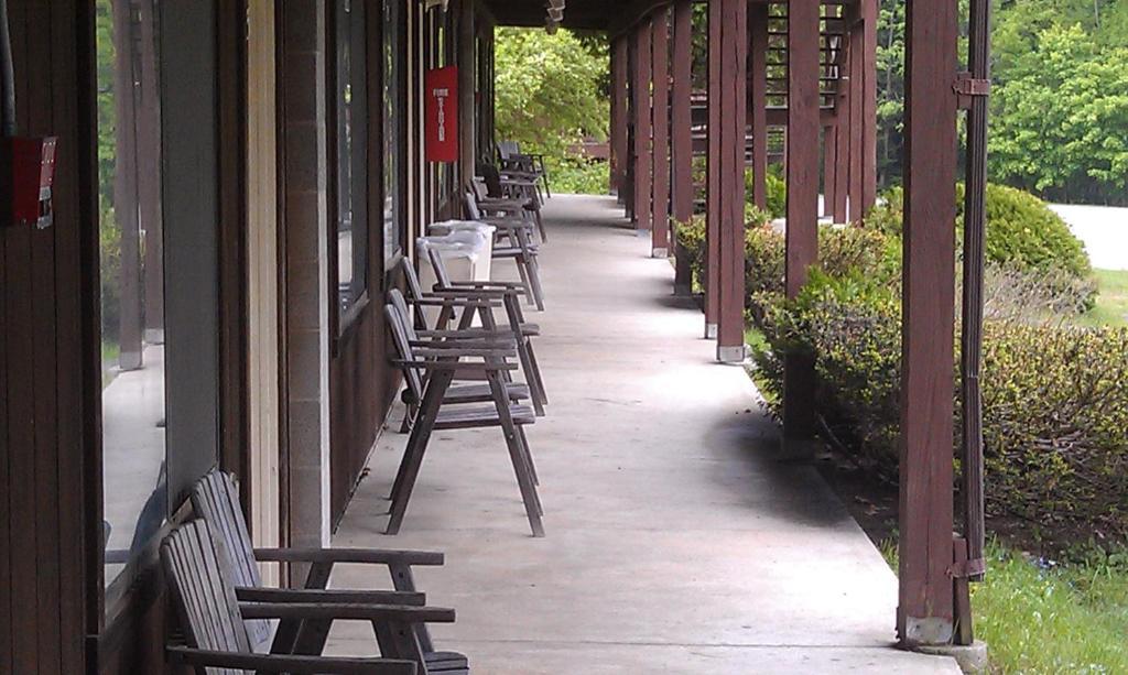 罗灵布鲁克牧场和度假村 乔治湖 外观 照片